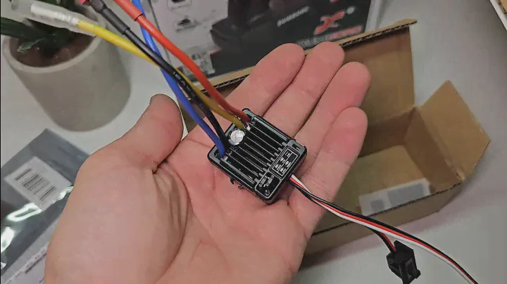 The Admirer Unboxing / Hobbywing Quickrun 1060 ESC for 2-3S battery and brushed motor